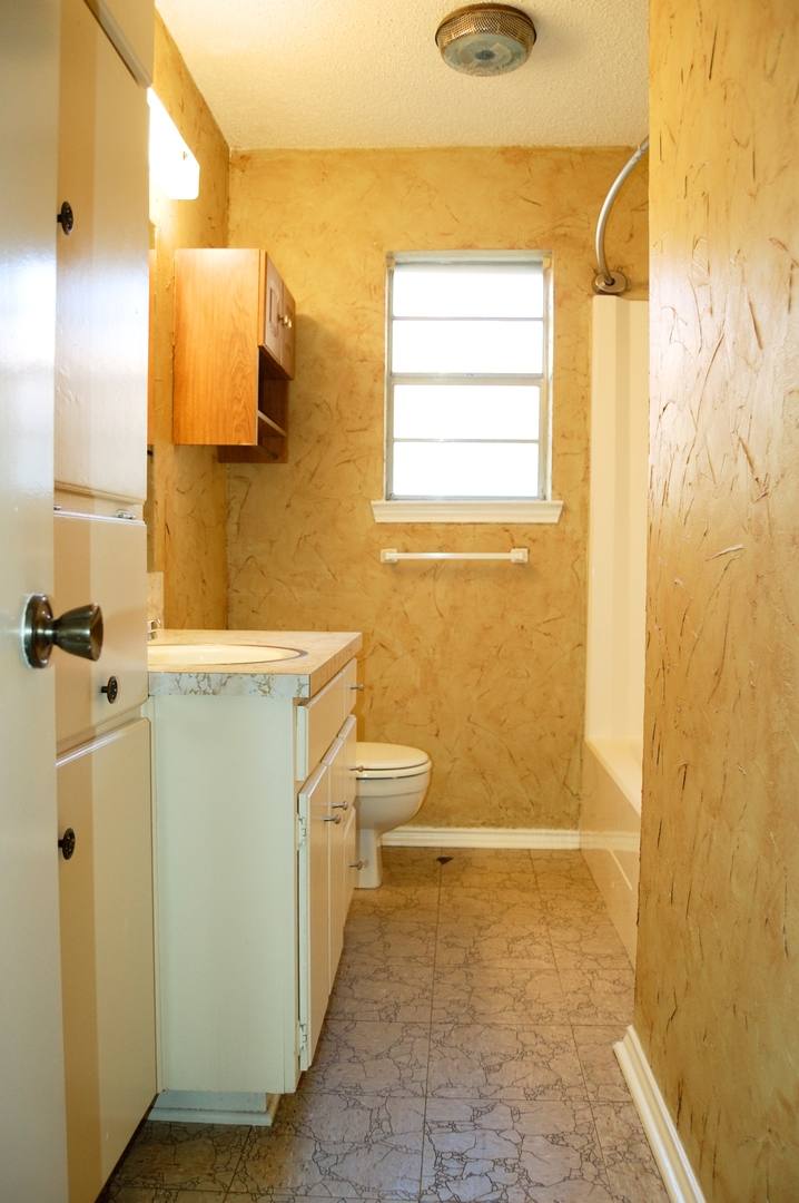 Apartment for rent at 1118 N Nolan River Rd, Cleburne, TX 76033