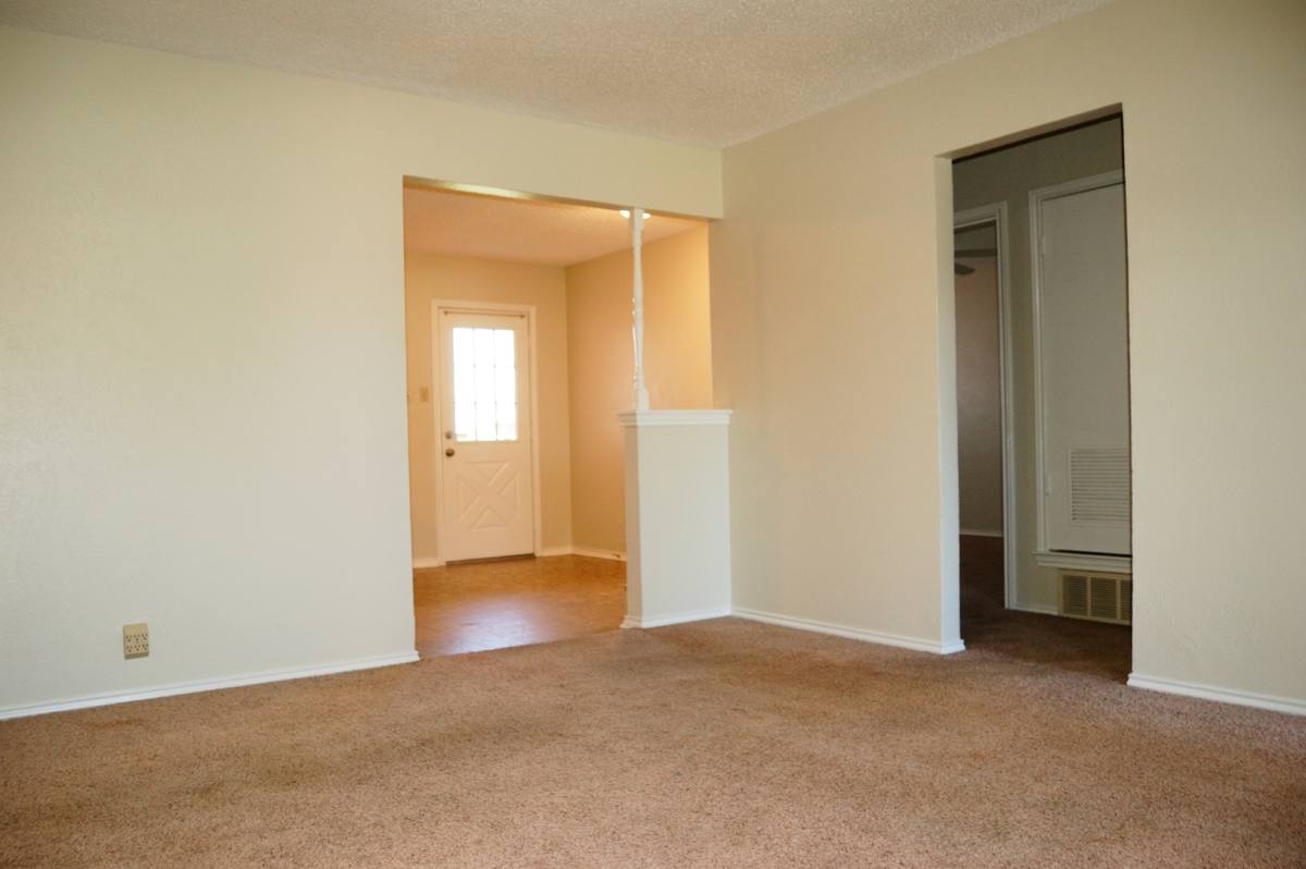 Apartment for rent at 1118 N Nolan River Rd, Cleburne, TX 76033