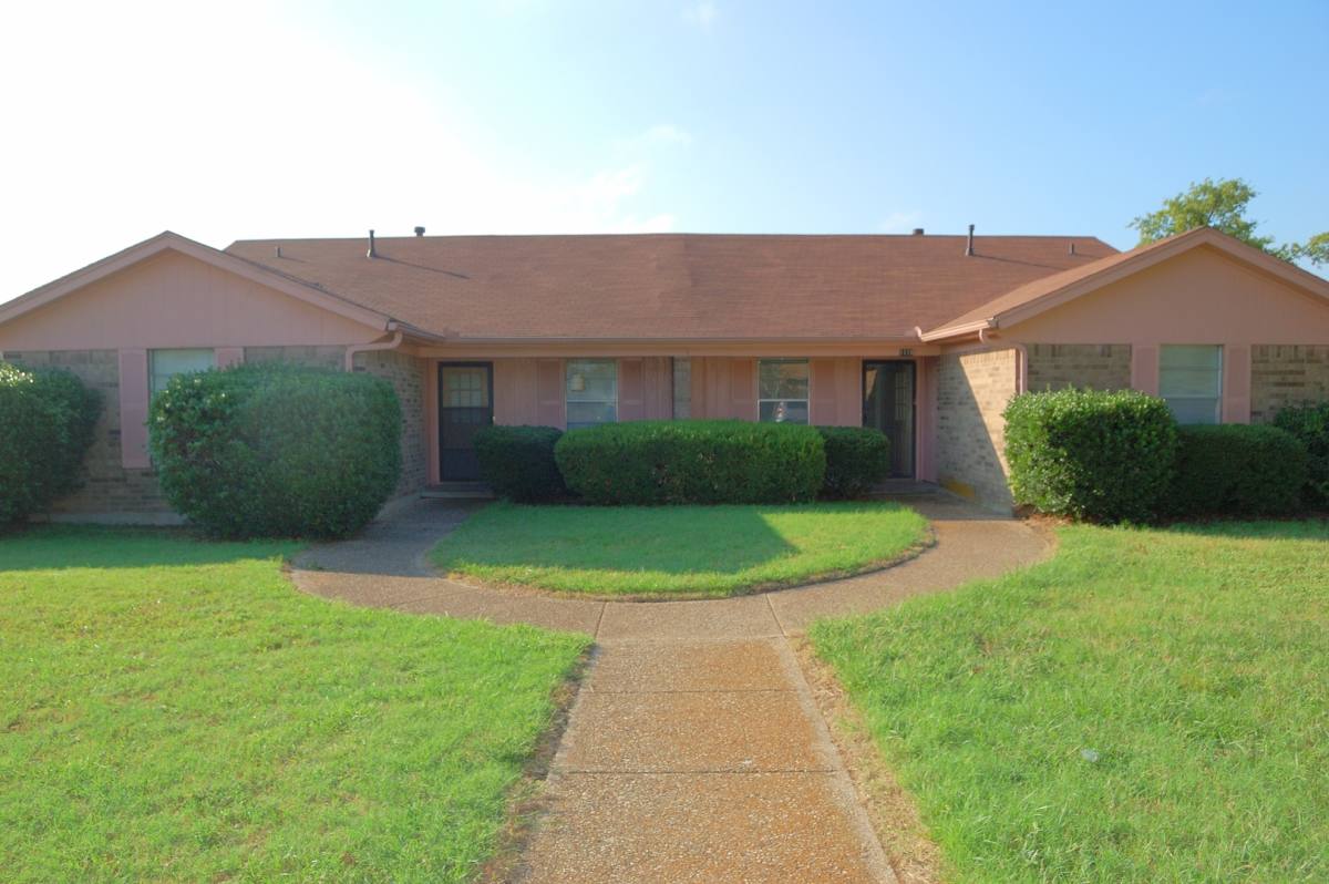 Apartment for rent at 1118 N Nolan River Rd, Cleburne, TX 76033