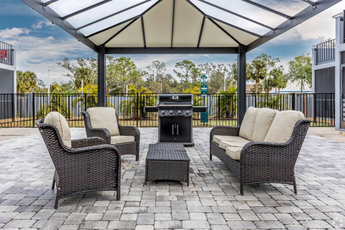 Apartment for rent at 5233 N Tamiami Trail, Sarasota, FL 34234