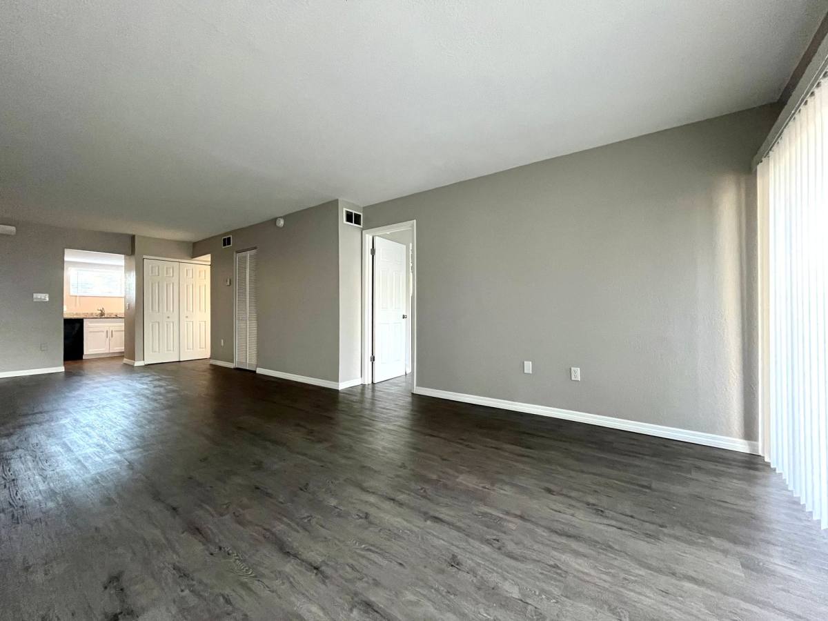 Apartment for rent at 5233 N Tamiami Trail, Sarasota, FL 34234