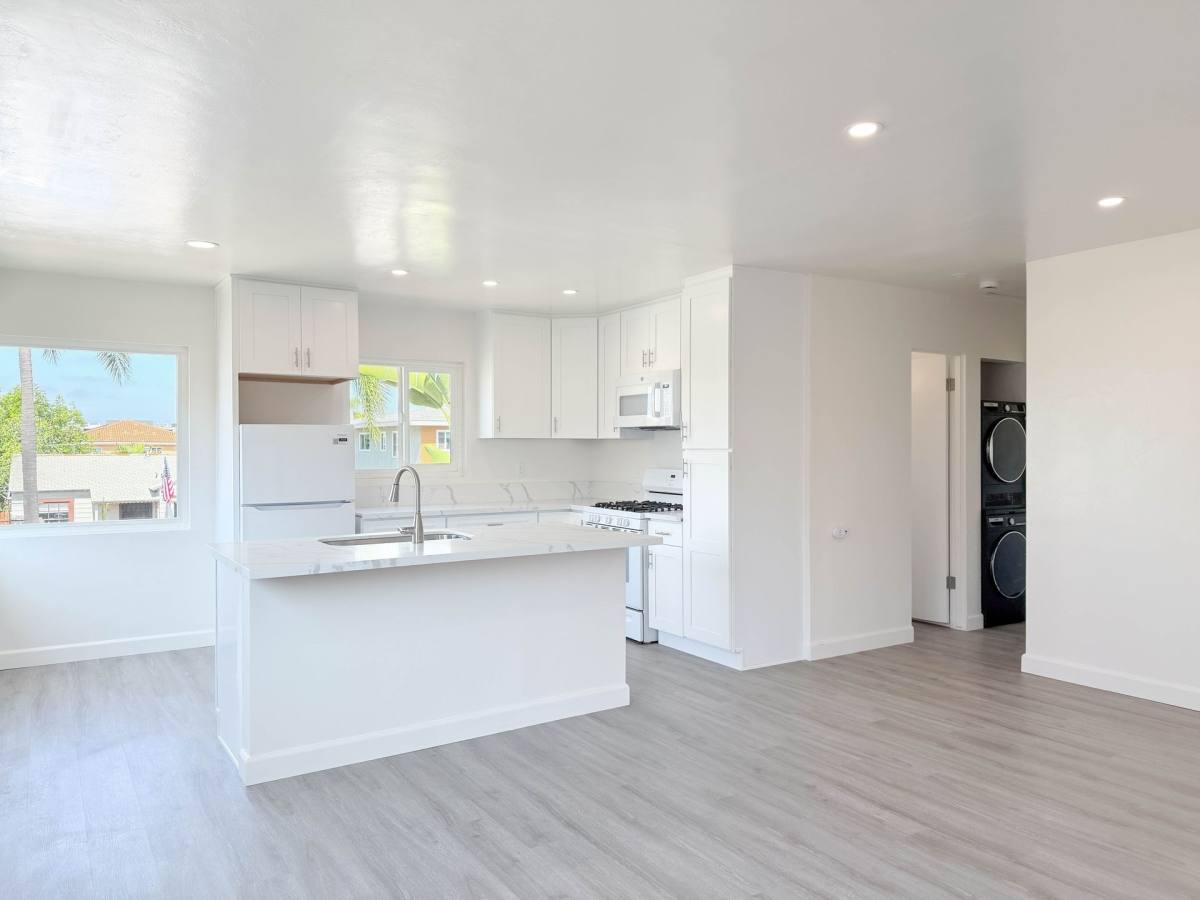 Apartment for rent at 4427 Estrella Ave, San Diego, CA 92115