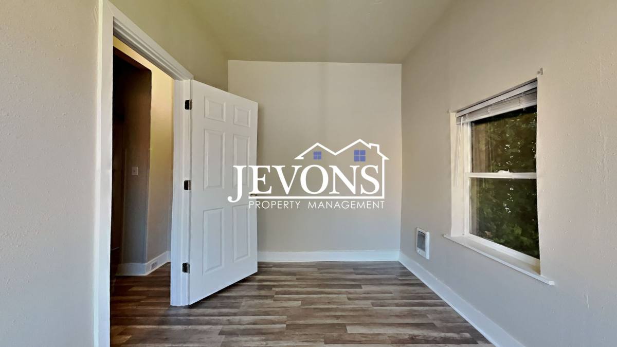 Apartment for rent at 723 S Sprague Ave, Tacoma, WA 98405