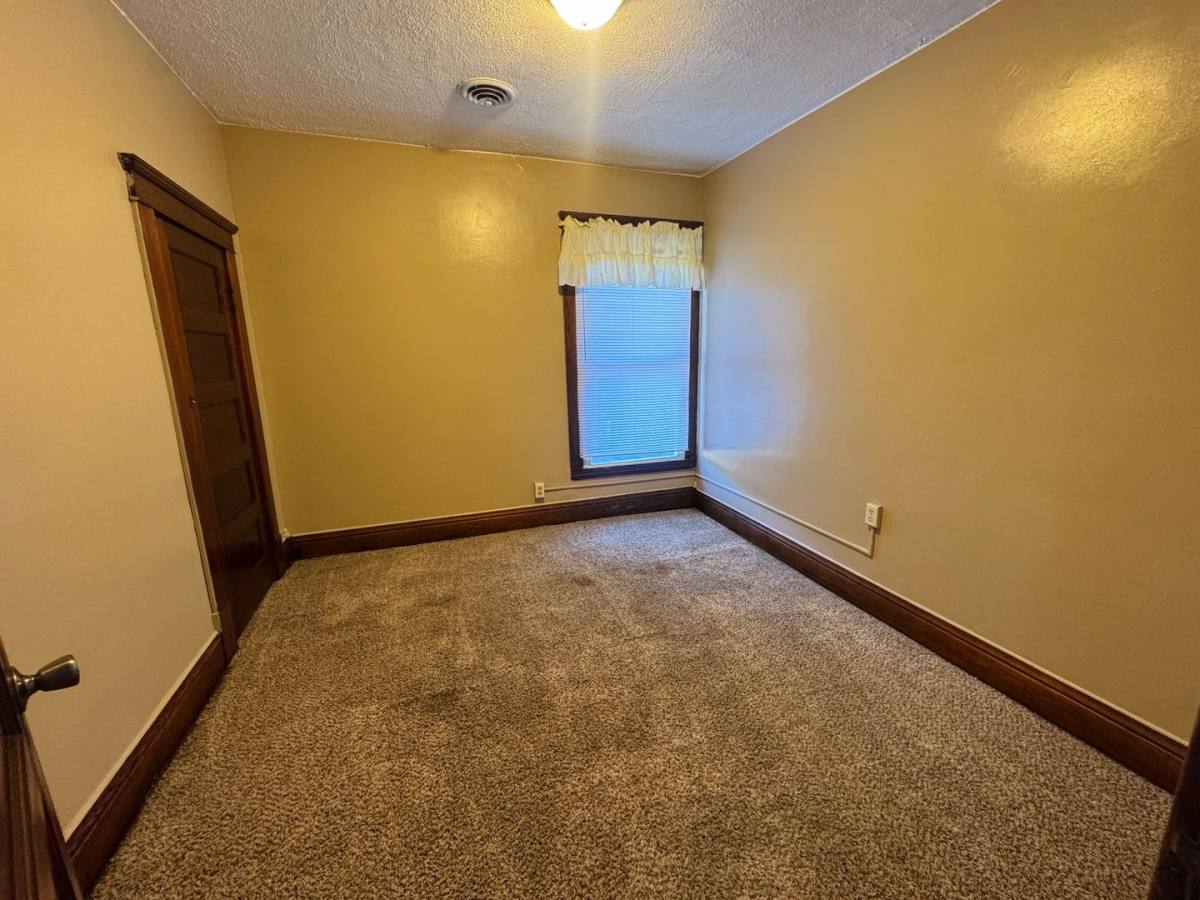 Apartment for rent at 420-422 Pennsylvania Ave, Morgantown, WV 26501