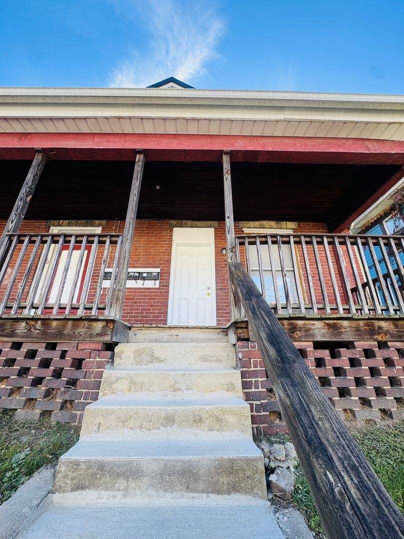 Apartment for rent at 420-422 Pennsylvania Ave, Morgantown, WV 26501