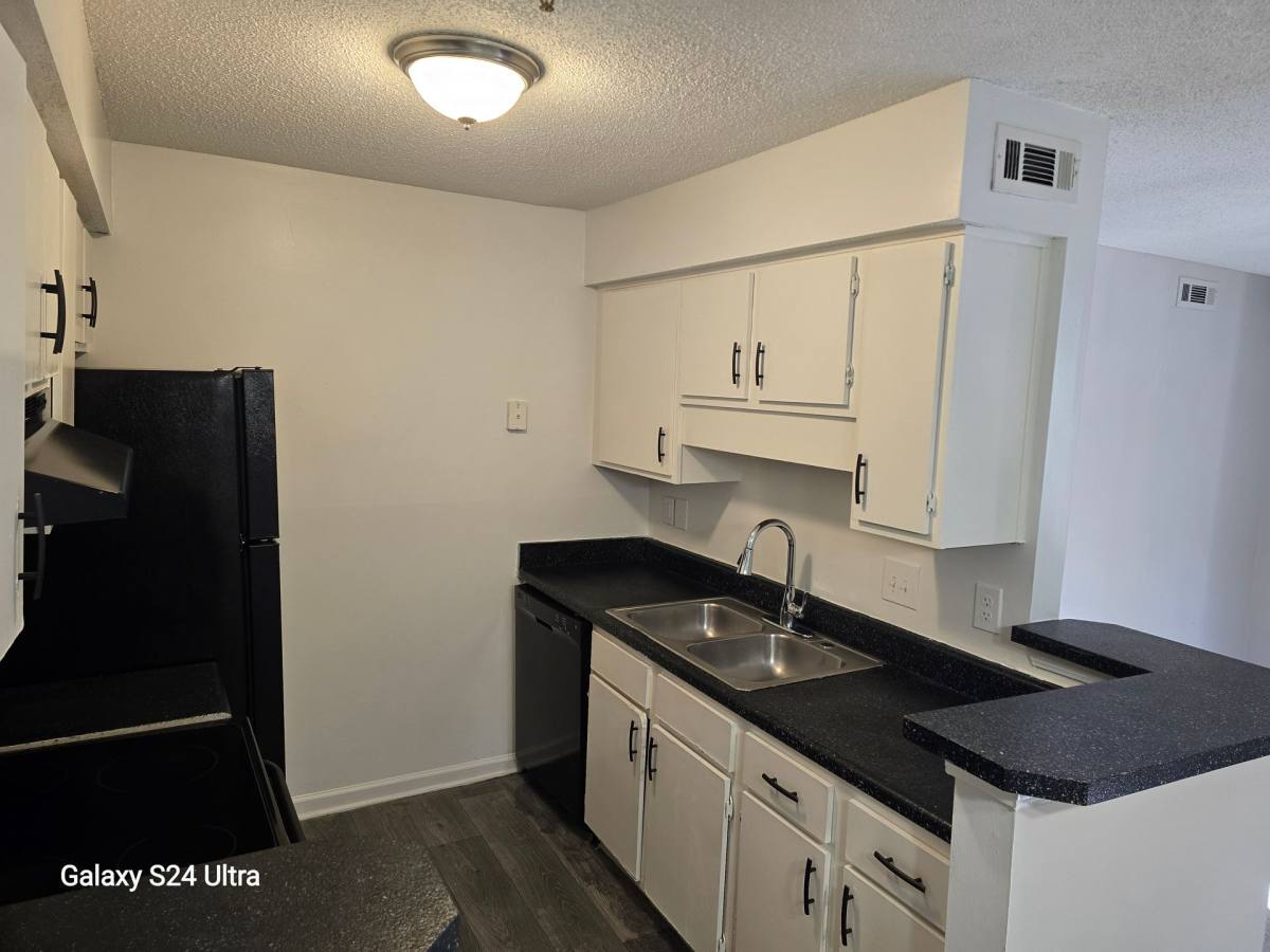 Apartment for rent at 2745 Old Hapeville Rd SW, Atlanta, GA 30354