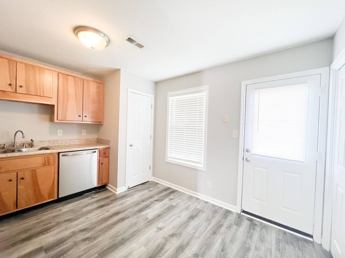 Apartment for rent at 1042 W Creek Coyote Trail, Clarksville, TN 37042