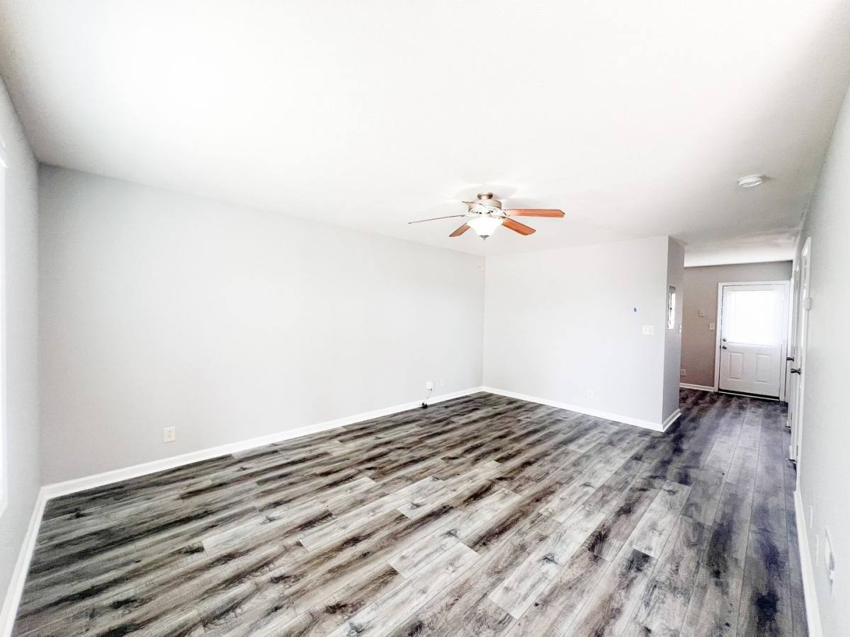 Apartment for rent at 1042 W Creek Coyote Trail, Clarksville, TN 37042