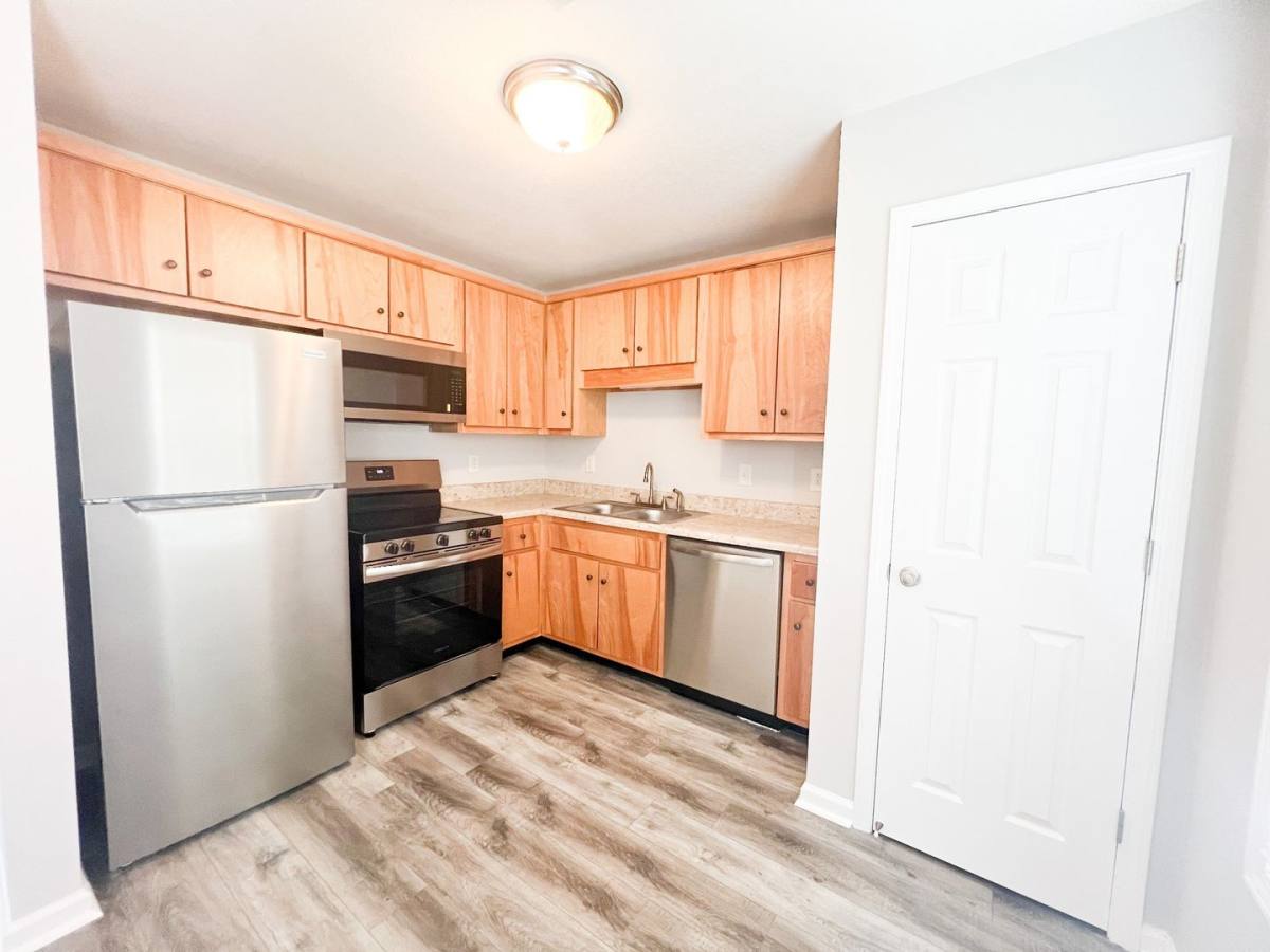 Apartment for rent at 1042 W Creek Coyote Trail, Clarksville, TN 37042