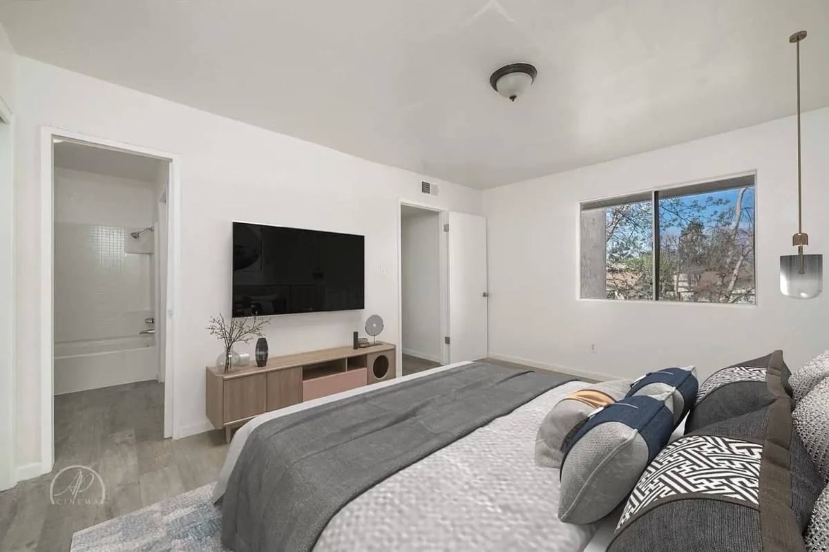 Apartment for rent at 5001 Appleblossom Dr, Bakersfield, CA 93309