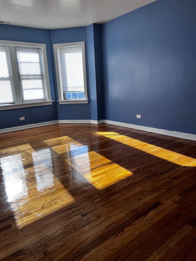 Apartment for rent at 1300 W 57th St, Chicago, IL 60636