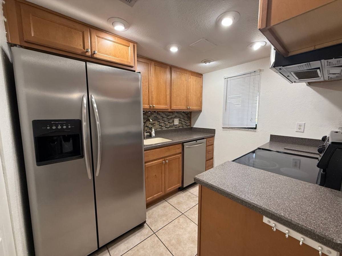 Condo for rent at 633 S Palmetto Ave #301, Daytona Beach, FL 32114