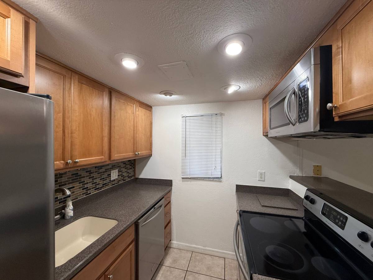 Condo for rent at 633 S Palmetto Ave #301, Daytona Beach, FL 32114