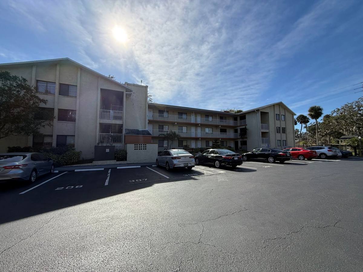 Condo for rent at 633 S Palmetto Ave #301, Daytona Beach, FL 32114