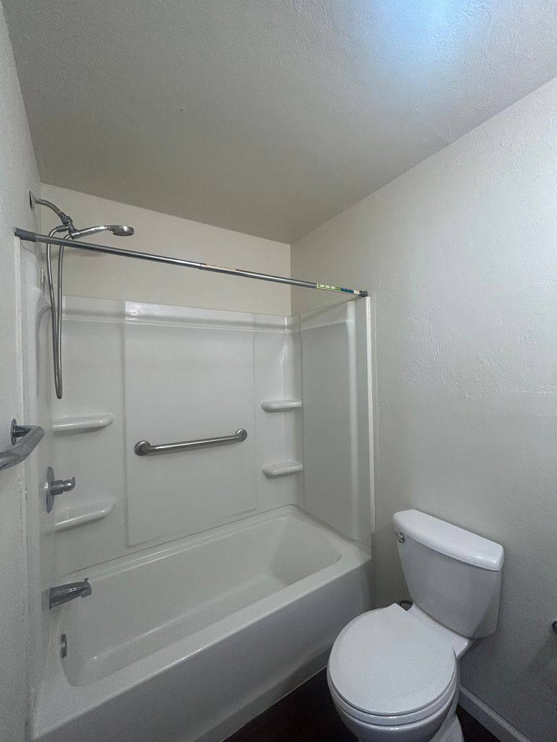 Apartment for rent at 400-404 W 1st St, Fowler, IN 47944