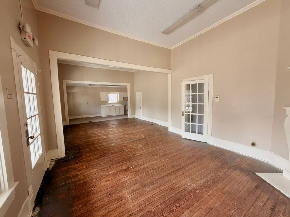 Apartment for rent at 227 S Zetterower, Statesboro, GA 30458