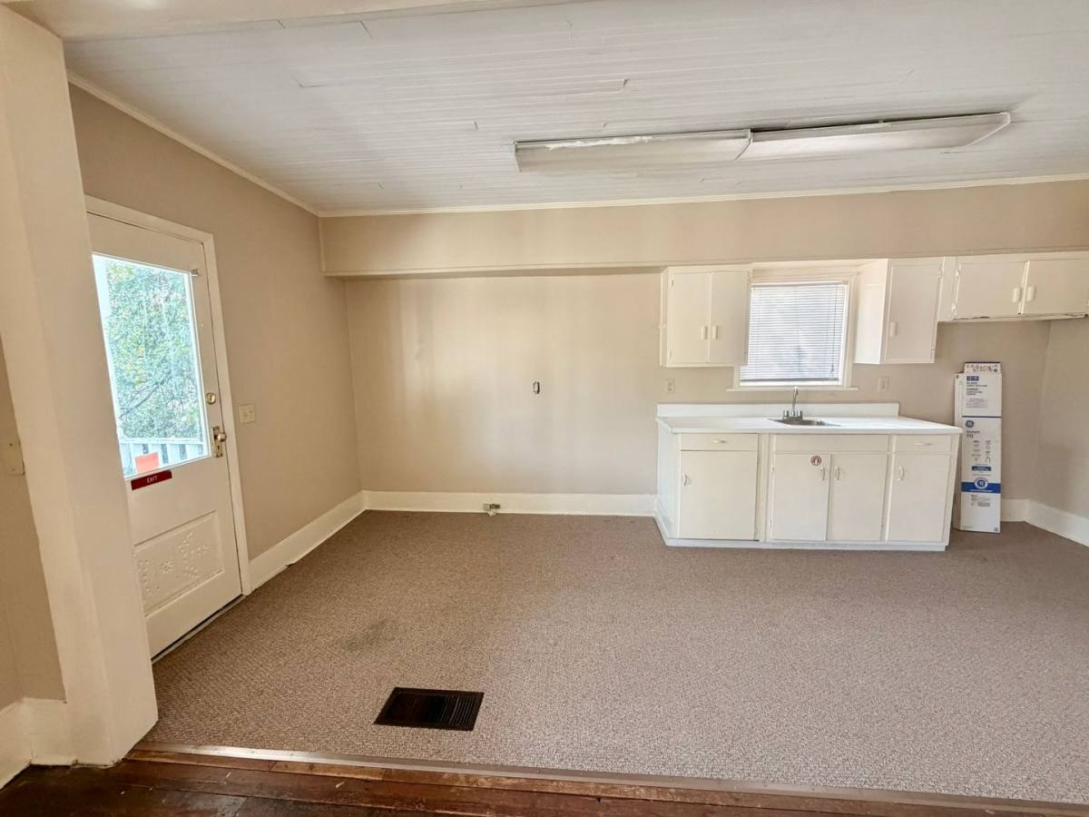 Apartment for rent at 227 S Zetterower, Statesboro, GA 30458