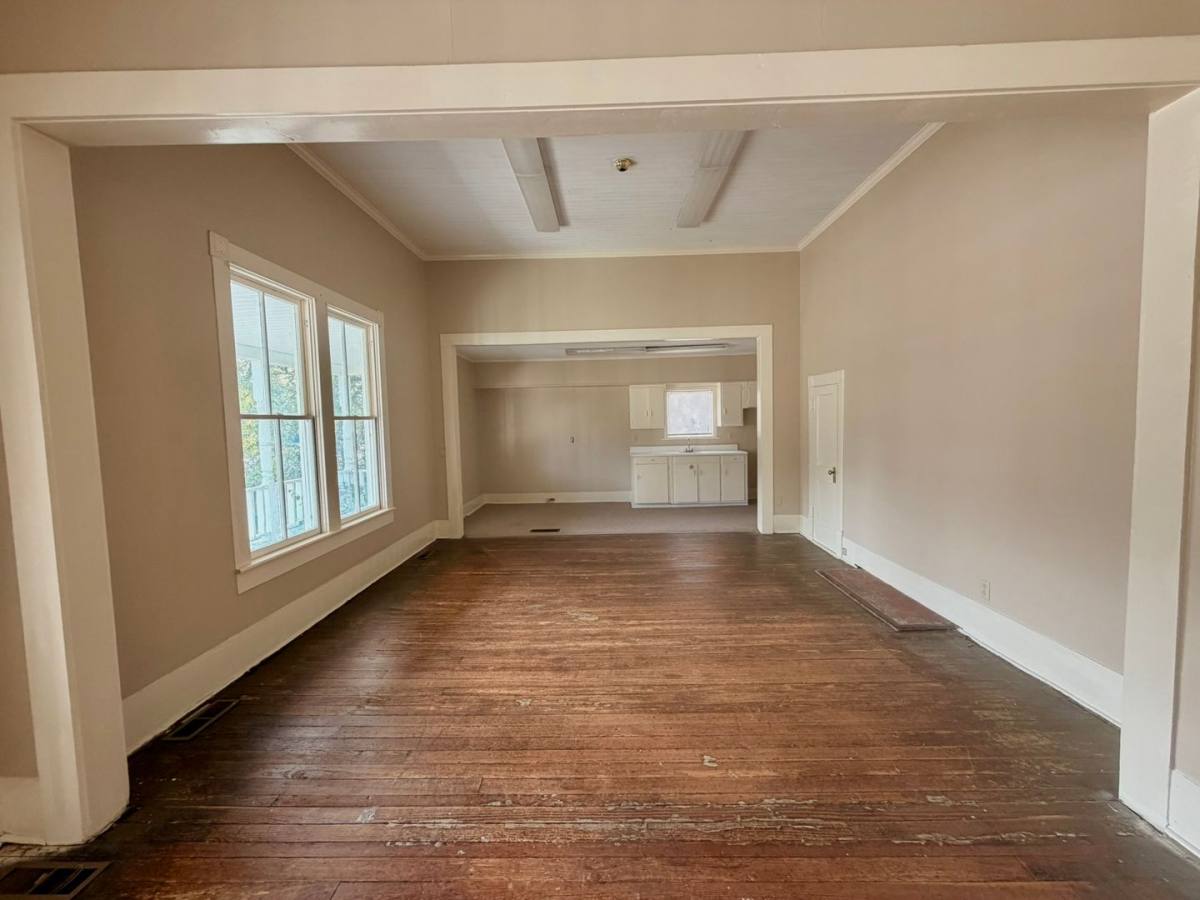 Apartment for rent at 227 S Zetterower, Statesboro, GA 30458