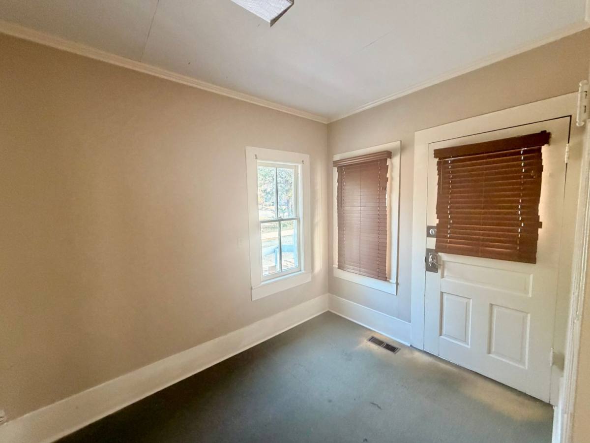Apartment for rent at 227 S Zetterower, Statesboro, GA 30458
