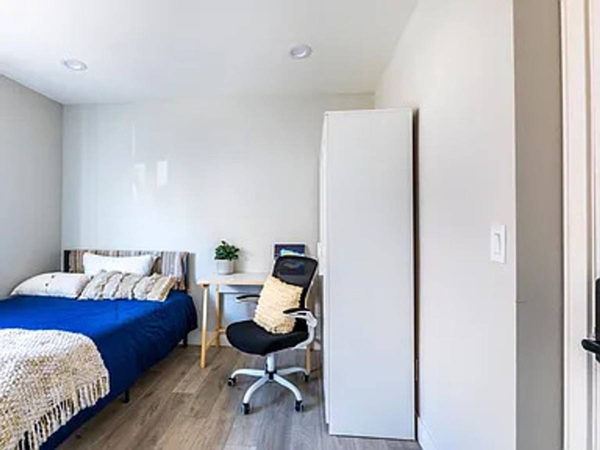 Apartment for rent at 1458 W 37th Place, Los Angeles, CA 90018