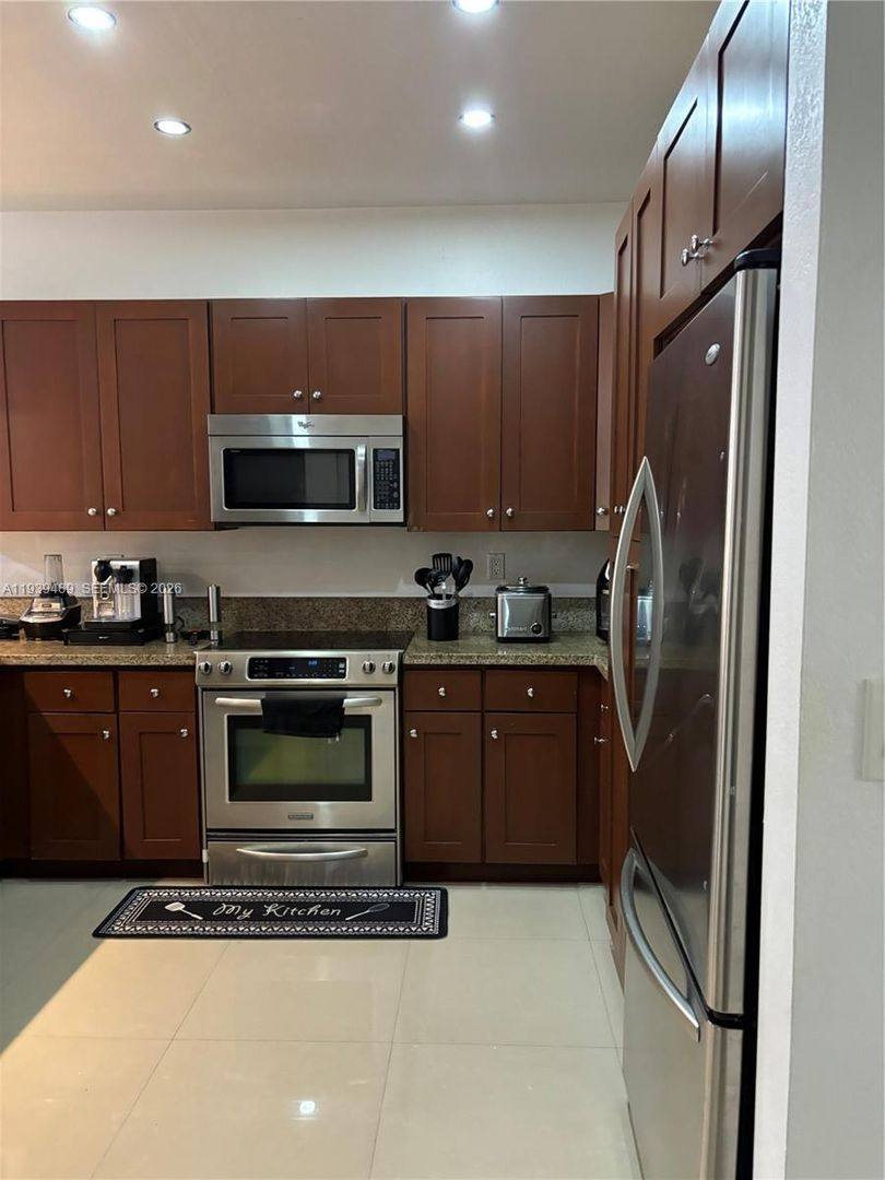 Townhouse for rent at 10788 NW 74th Lane, Doral, Miami, FL 33178