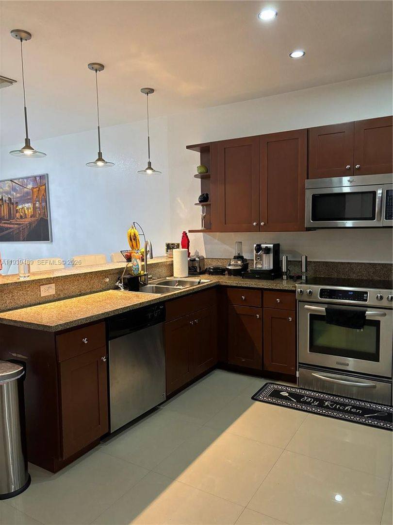 Townhouse for rent at 10788 NW 74th Lane, Doral, Miami, FL 33178
