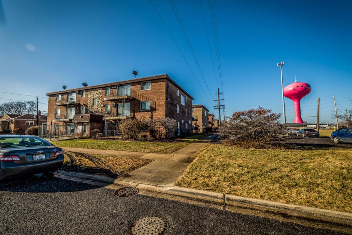Apartment for rent at 1677-85 State St, Calumet City, IL 60409