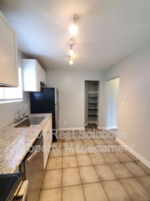 Apartment for rent at 1092 Oakwood Ave, Columbus, OH 43206