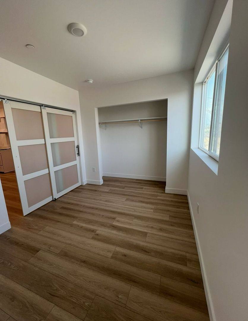 Apartment for rent at 1039 E 28th St, Los Angeles, CA 90011
