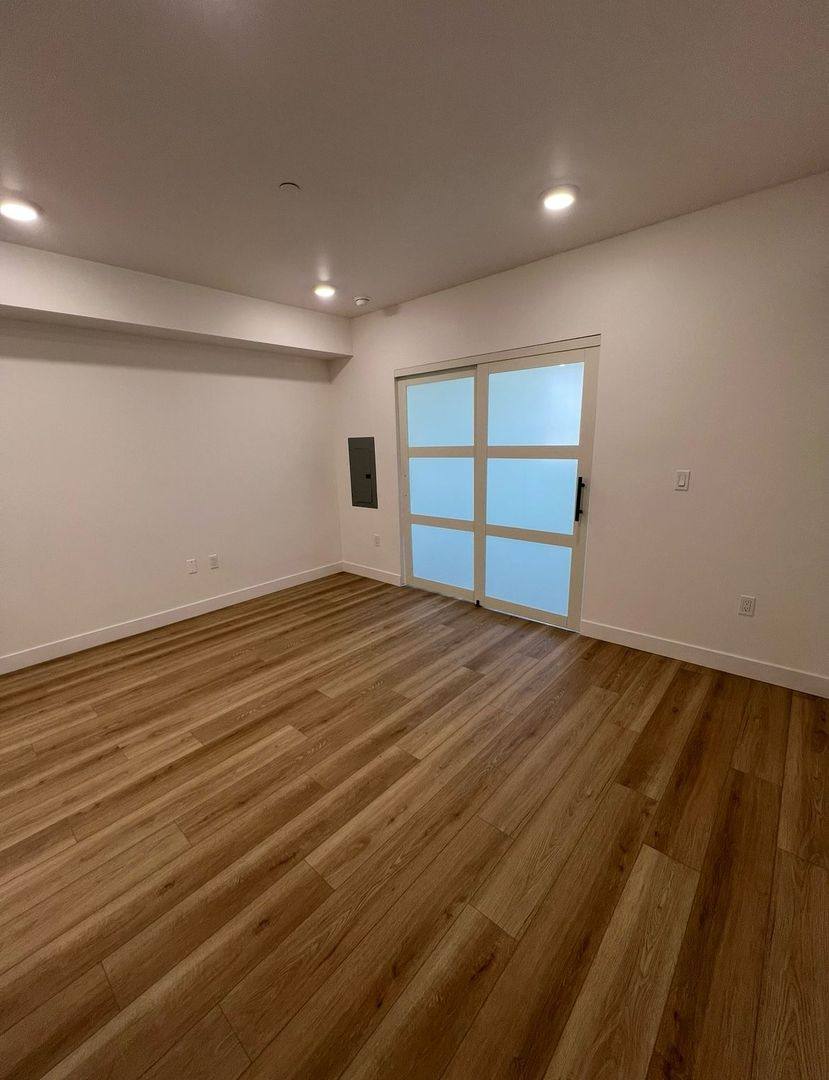 Apartment for rent at 1039 E 28th St, Los Angeles, CA 90011