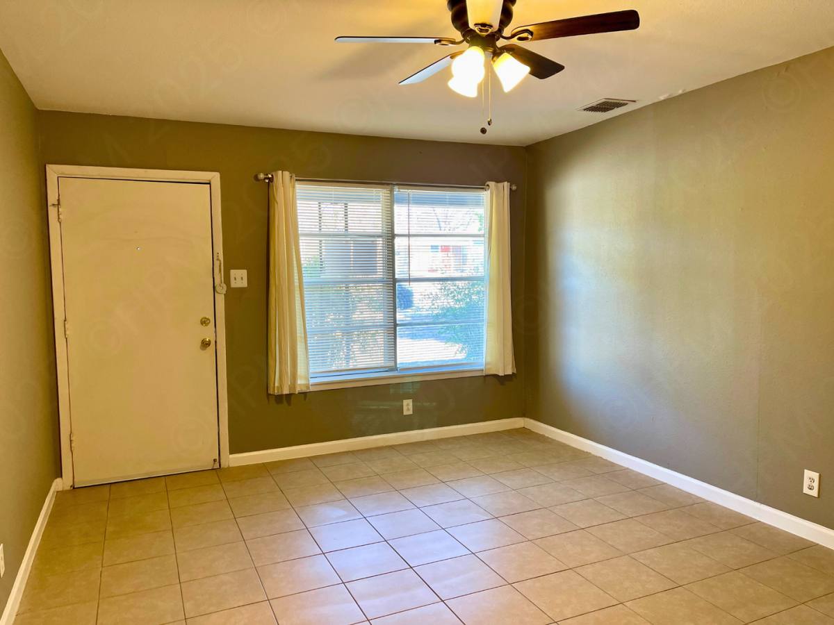 Apartment for rent at 766-768 Edgebrook, San Antonio, TX 78213