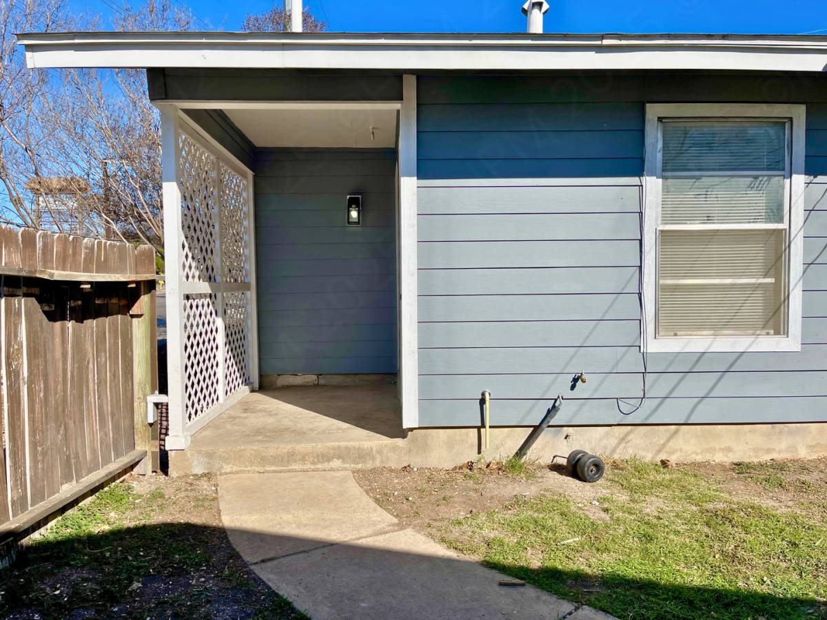 Apartment for rent at 766-768 Edgebrook, San Antonio, TX 78213