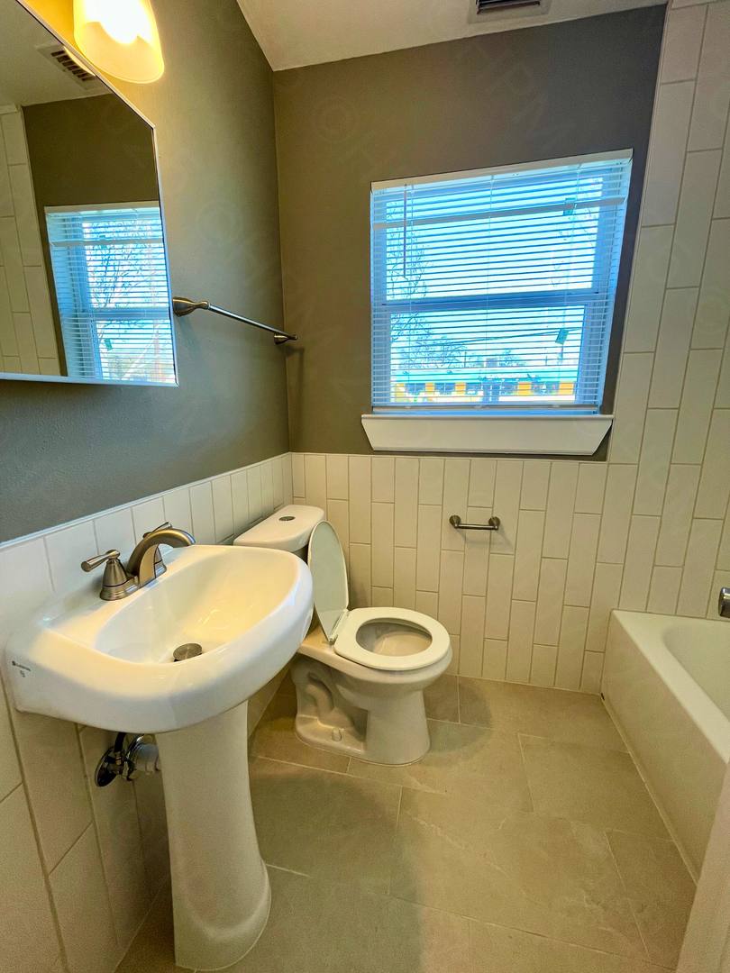 Apartment for rent at 766-768 Edgebrook, San Antonio, TX 78213