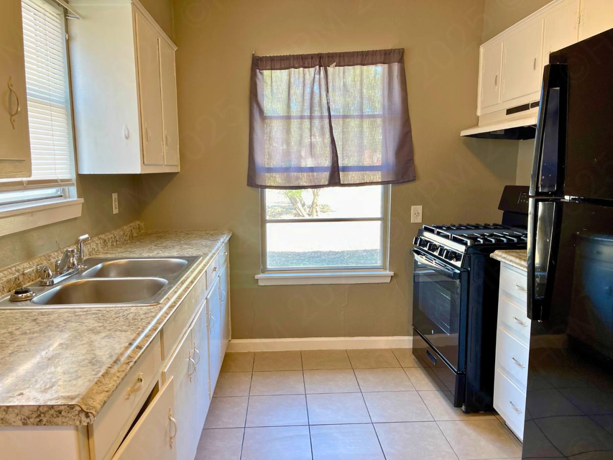Apartment for rent at 766-768 Edgebrook, San Antonio, TX 78213
