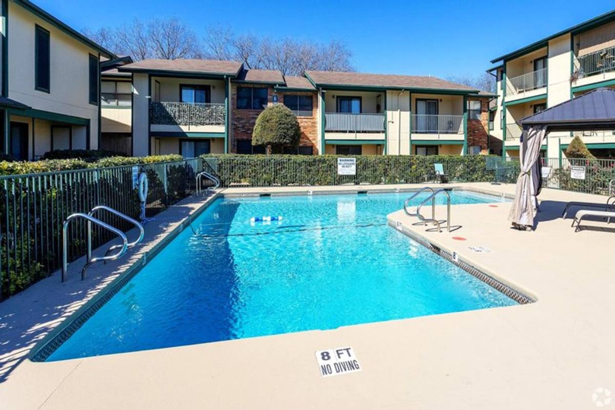 Apartment for rent at 117 W William Cannon Dr, Austin, TX 78745