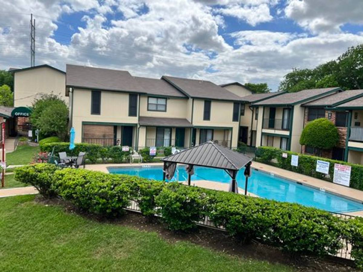 Apartment for rent at 117 W William Cannon Dr, Austin, TX 78745