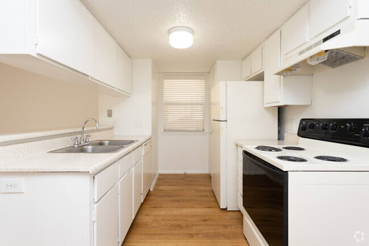 Apartment for rent at 117 W William Cannon Dr, Austin, TX 78745