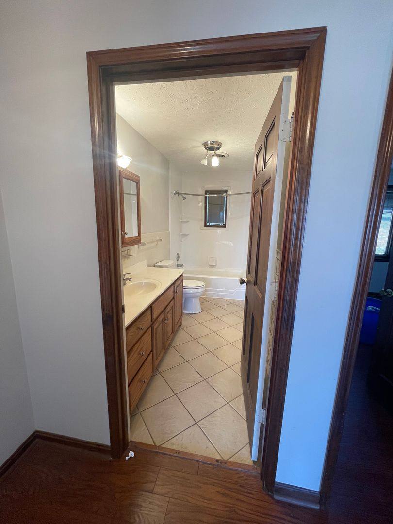 House for rent at 122 N Fairway Rd, Franklin, KY 42134