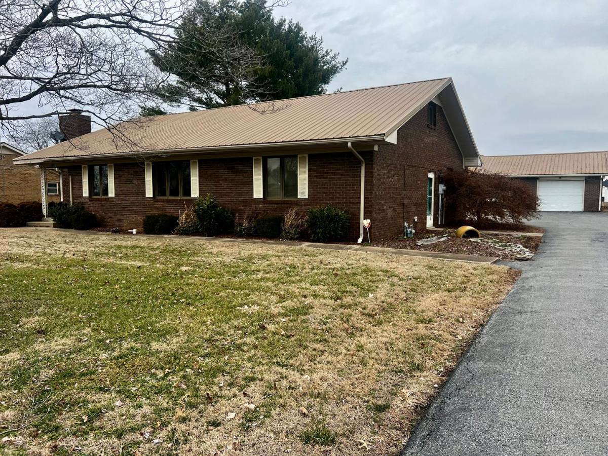 House for rent at 122 N Fairway Rd, Franklin, KY 42134