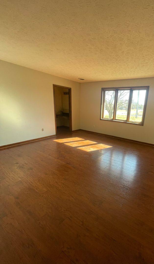 House for rent at 122 N Fairway Rd, Franklin, KY 42134