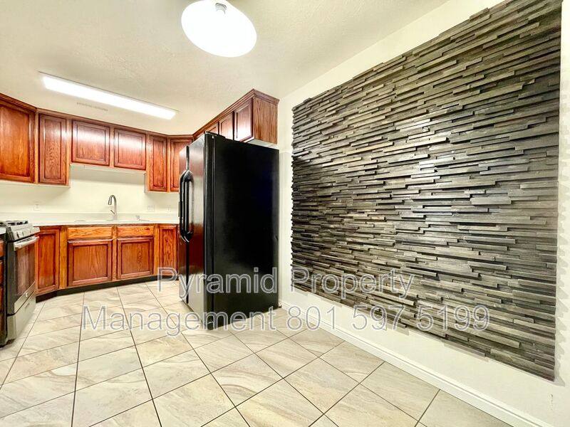 House for rent at 1433 S 430 W, Orem, UT 84058