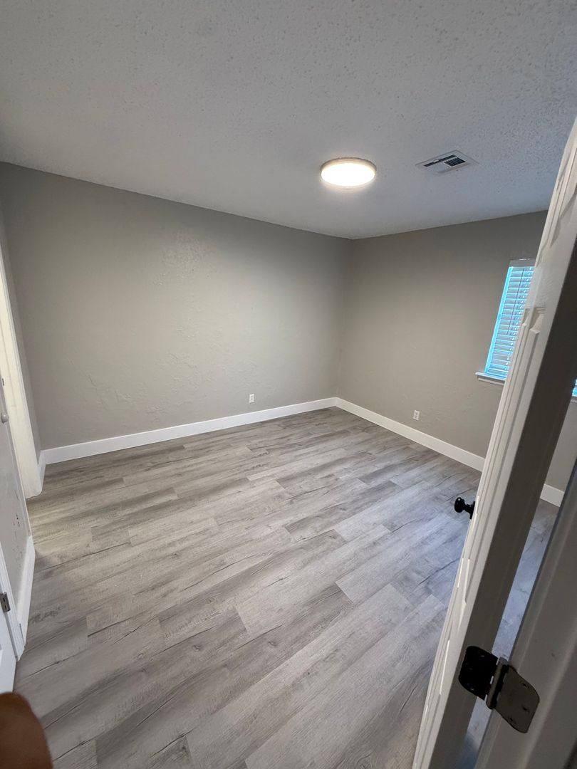 Apartment for rent at 703 S 8th Ave, Madill, OK 73446