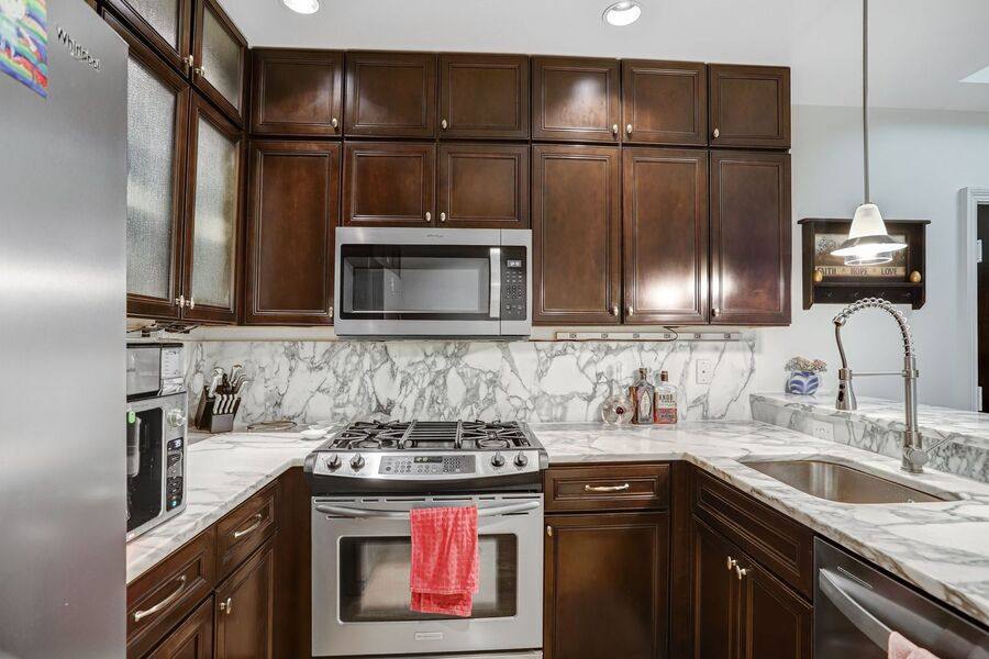 Condo for rent at 1323 Clifton St NW #13, Washington, DC 20009