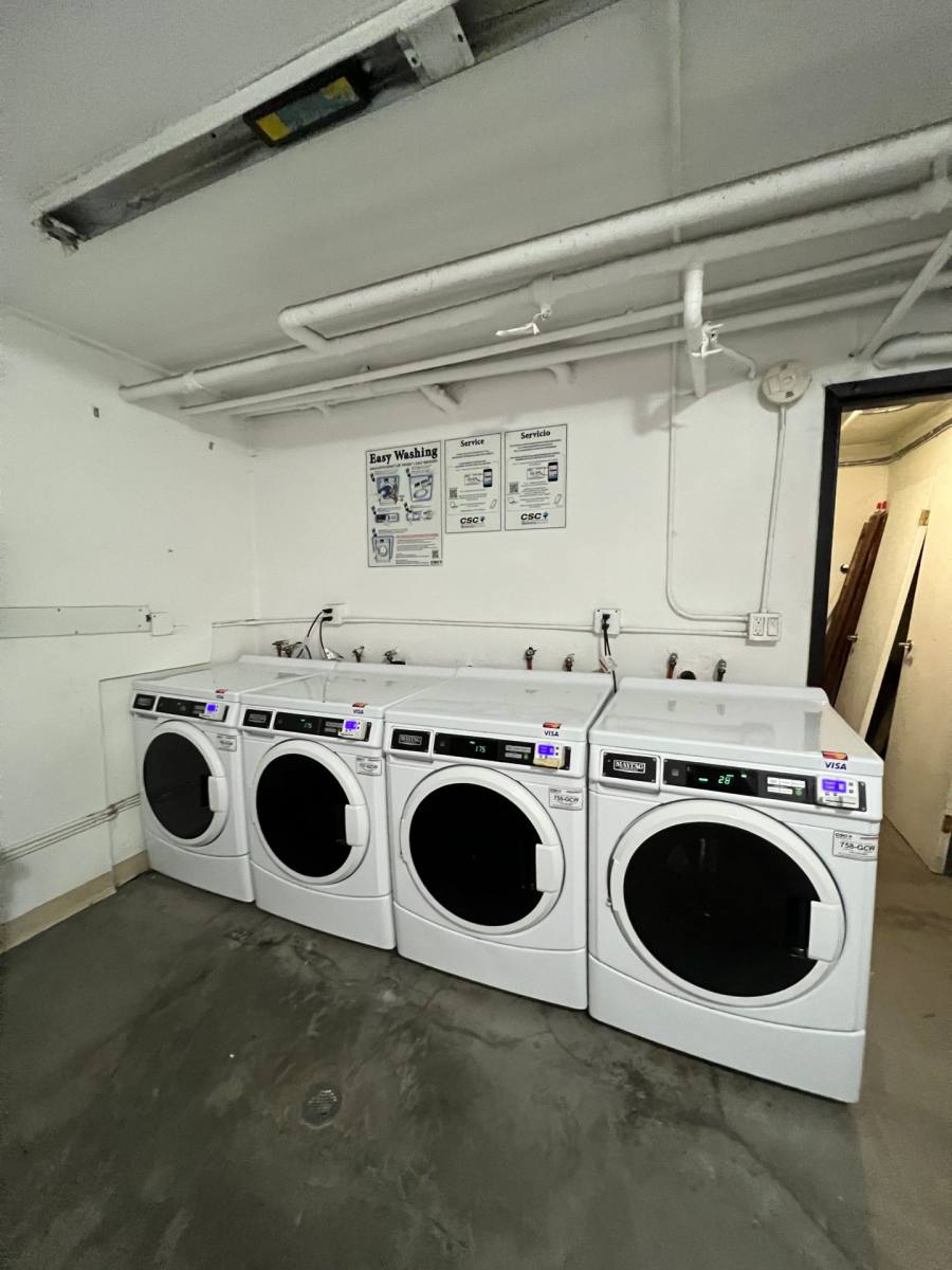 Apartment for rent at 324 S Catalina St, Los Angeles, CA 90020