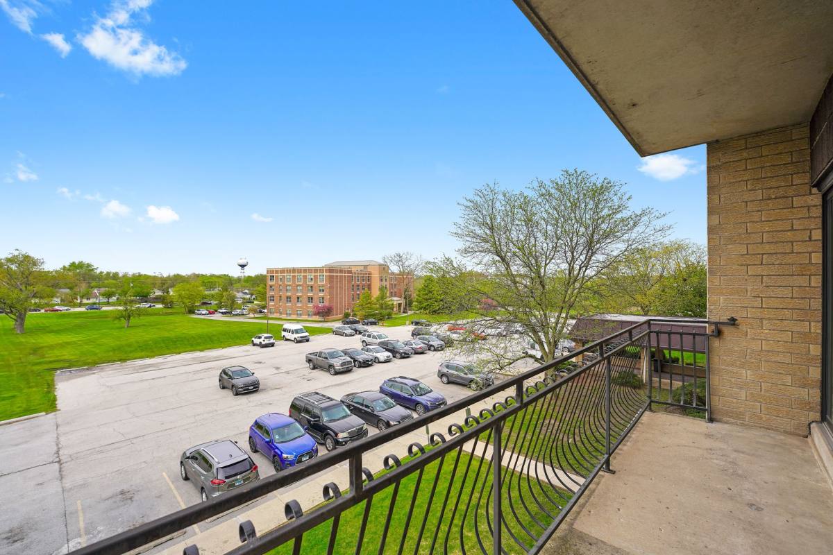 Apartment for rent at 22501 Butterfield Rd, Richton Park, IL 60471