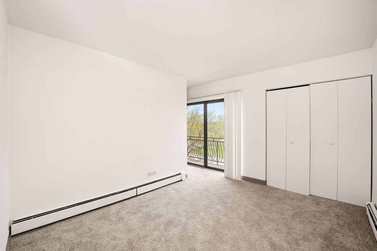 Apartment for rent at 22501 Butterfield Rd, Richton Park, IL 60471