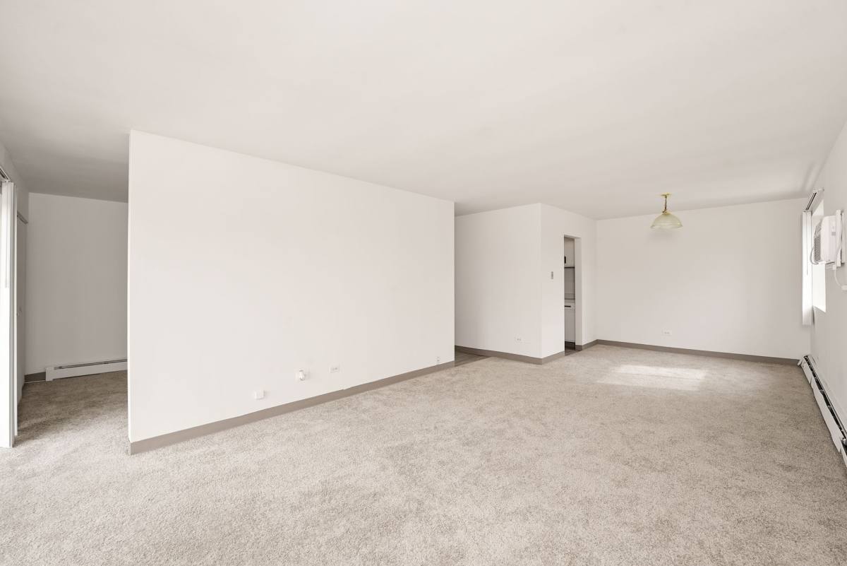 Apartment for rent at 22501 Butterfield Rd, Richton Park, IL 60471