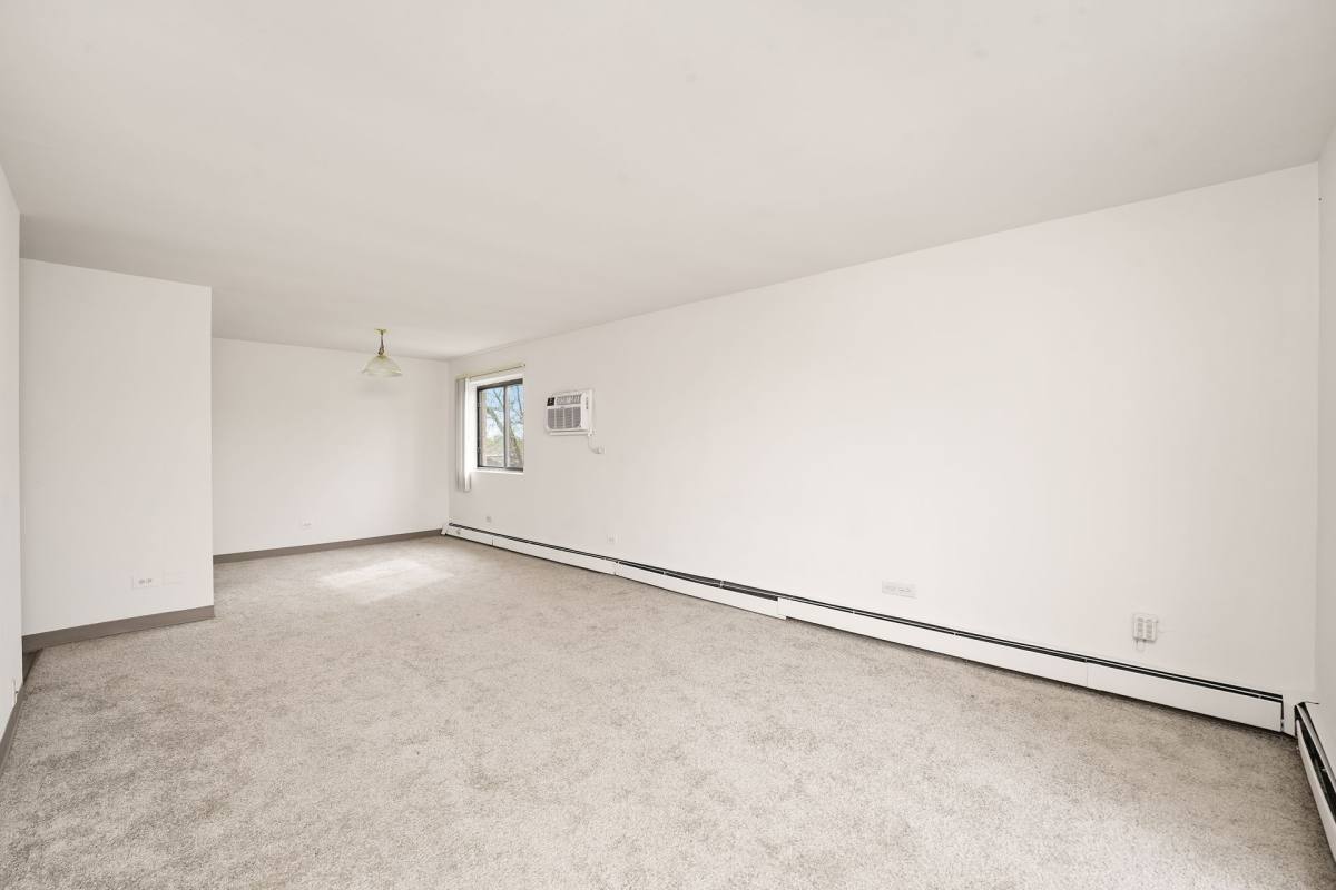 Apartment for rent at 22501 Butterfield Rd, Richton Park, IL 60471
