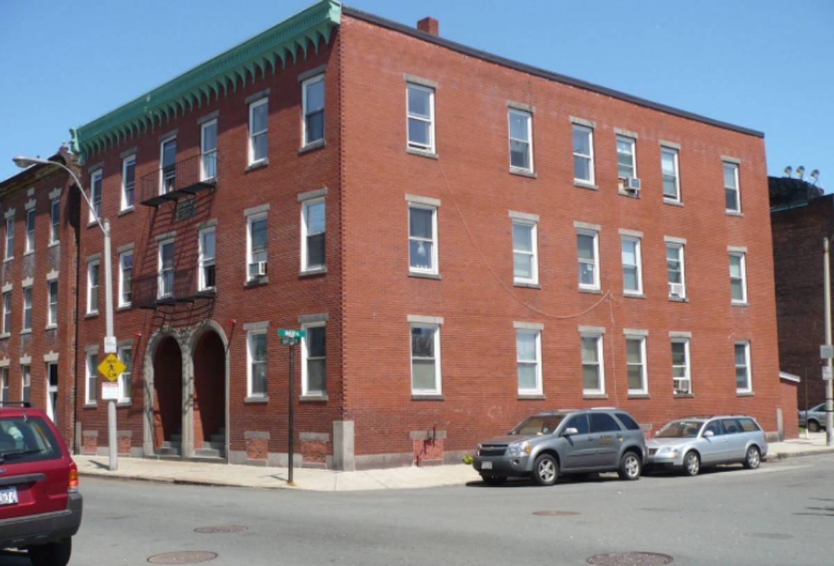 Apartment for rent at 210-212 Maverick St, East Boston, MA 02128