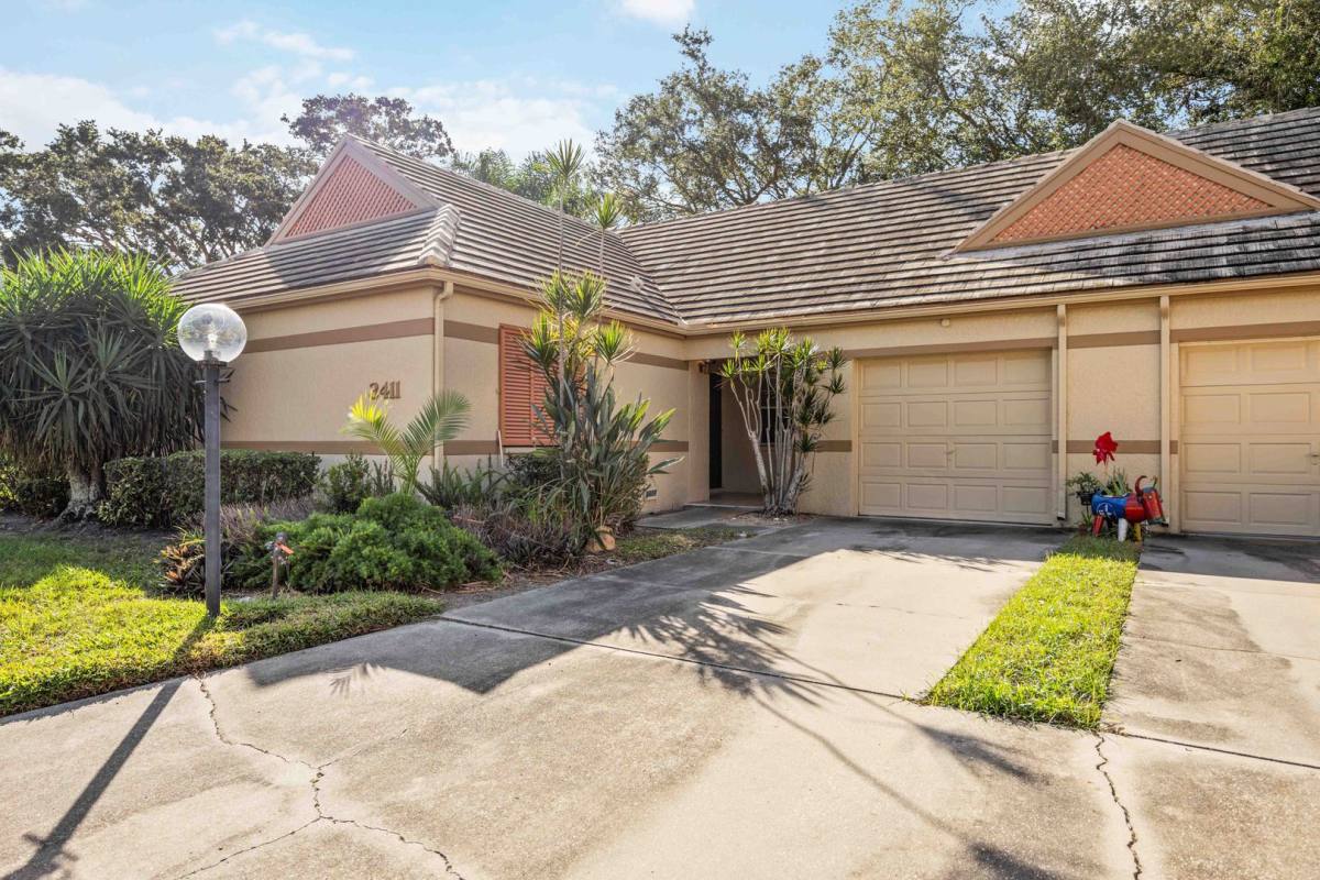 Condo for rent at 3411 57th Ave Dr W, Bradenton, FL 34210